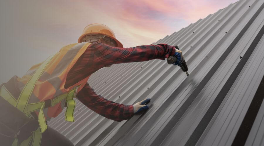 Professional gutter cleaning in Urich, MO